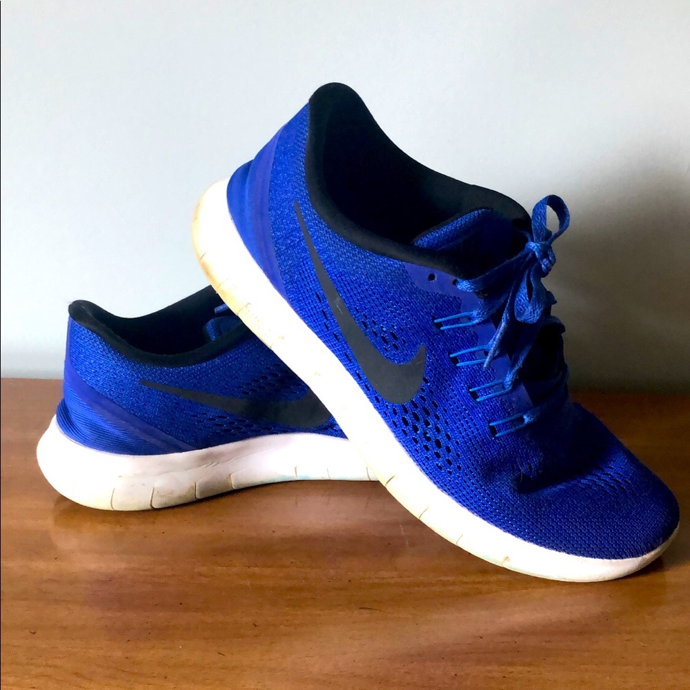 Nike Tennis Shoes